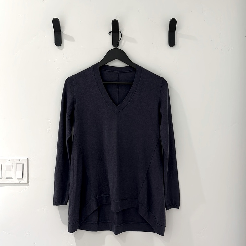 BRUNELLO CUCINELLI | deep blue v-neck cashmere blend sweater